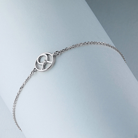 Браслет телец из белого золота с бриллиантом