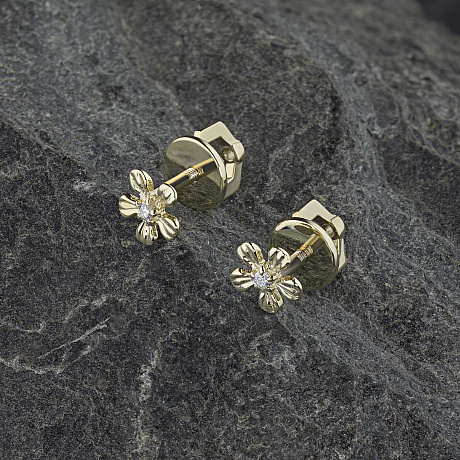 Пусеты из желтого золота с бриллиантами