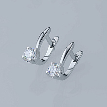 Серьги из белого золота с бриллиантом