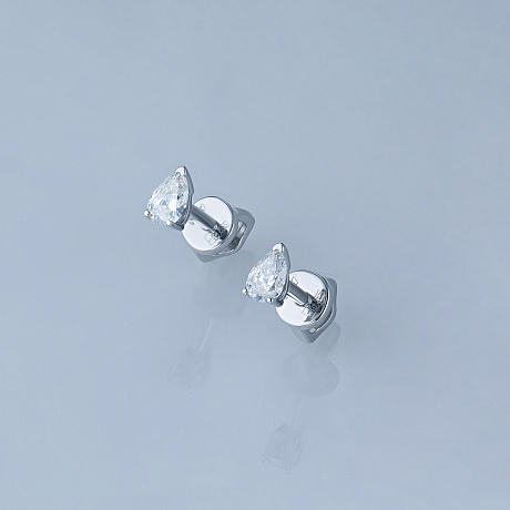 Пусеты из белого золота с бриллиантами