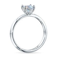 Кольцо из белого золота с бриллиантом