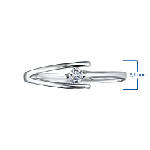 Классическое кольцо из серебра с бриллиантом