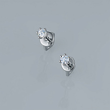 Пусеты из серебра с бриллиантом