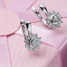 Серьги из белого золота с бриллиантами