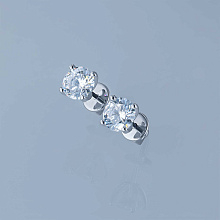 Пусеты из белого золота с бриллиантом