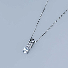 Классическая подвеска из белого золота c бриллиантами