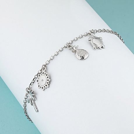 Браслет из серебра с бриллиантом