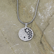 Подвеска из белого золота c бриллиантами