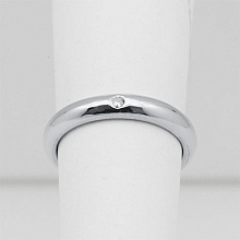 Кольцо из белого золота с бриллиантом