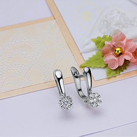 Серьги из белого золота с бриллиантами