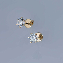 Пусеты из желтого золота с бриллиантом