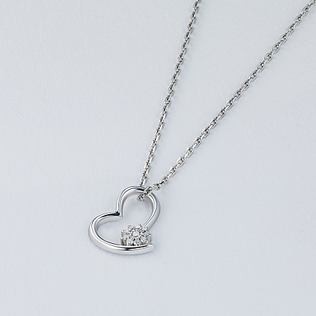 Подвеска из белого золота с бриллиантами