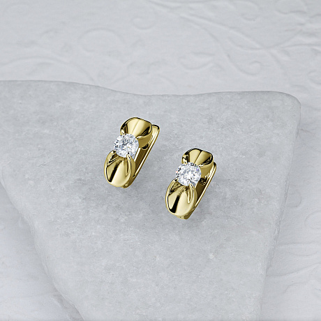 Серьги из желтого золота с бриллиантами