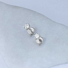 Пусеты из белого золота с бриллиантом