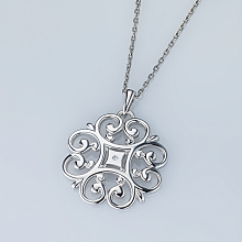 Подвеска из серебра с бриллиантом