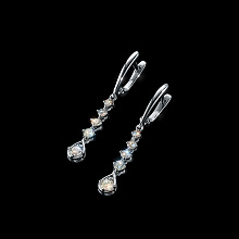 Серьги из белого золота c бриллиантами