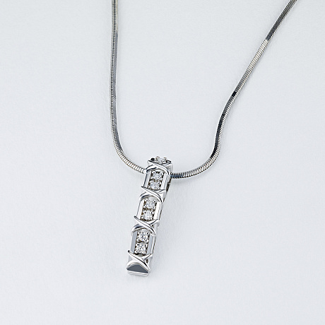 Подвеска из белого золота с бриллиантами