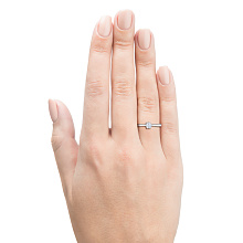 Кольцо из комбинированного золота с бриллиантом