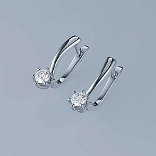 Серьги из белого золота с бриллиантом