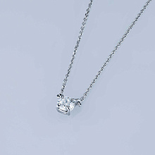 Колье из белого золота с бриллиантом