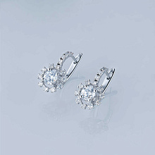 Серьги из белого золота c бриллиантами