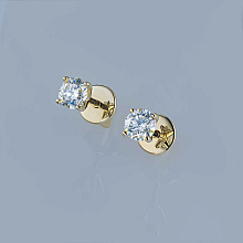 Пусеты из желтого золота с бриллиантом