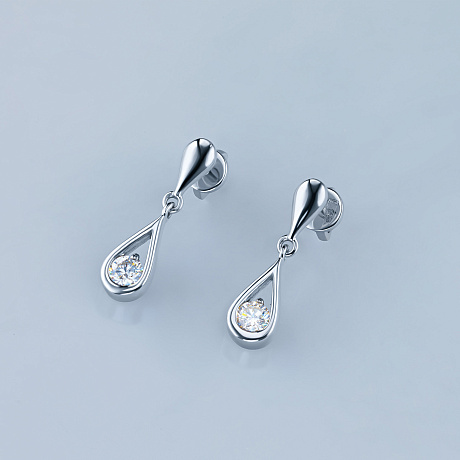 Пусеты из белого золота с бриллиантами