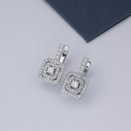 Серьги из белого золота с бриллиантами