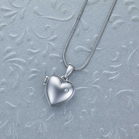 Подвеска из серебра с бриллиантом