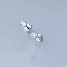 Пусеты из белого золота с бриллиантом