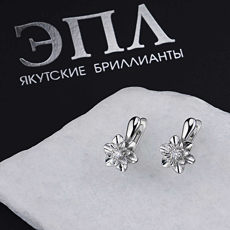 Серьги из белого золота с бриллиантами