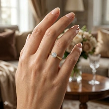 Помолвочное кольцо из желтого золота с бриллиантом