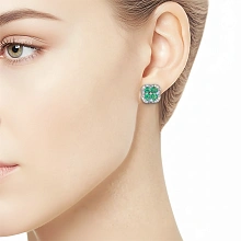 Пусеты из серебра с и изумрудами и бриллиантами