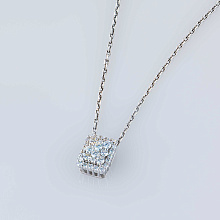 Подвеска из комбинированного золота с бриллиантами