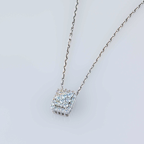 Подвеска из комбинированного золота с бриллиантами