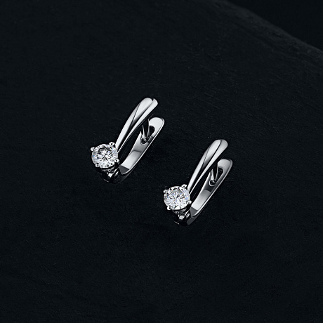 Серьги из белого золота с бриллиантами