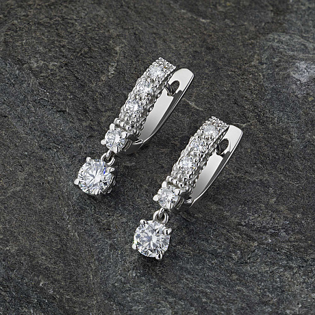 Серьги из белого золота с бриллиантами