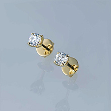 Пусеты из желтого золота с бриллиантом