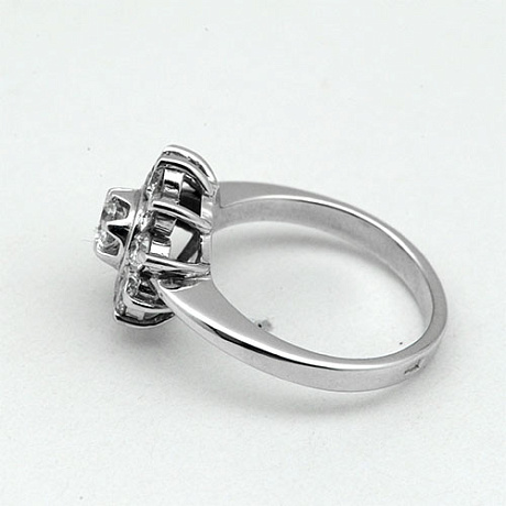 Кольцо из белого золота