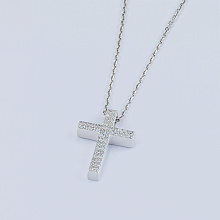 Подвеска из комбинированного золота с бриллиантами