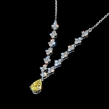 Колье из белого золота c бриллиантами