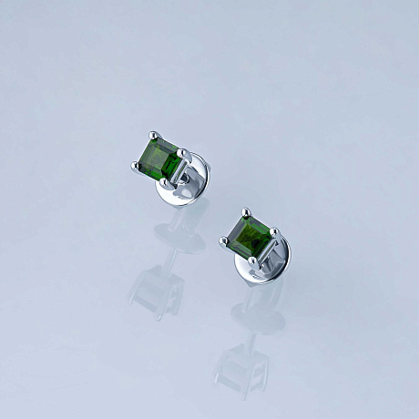 Пусеты из серебра с хромдиопсидами
