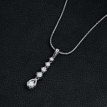 Подвеска из белого золота c бриллиантами