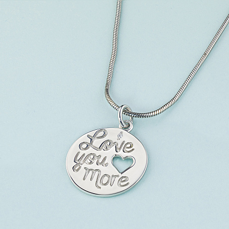 Классическая подвеска из серебра с бриллиантом