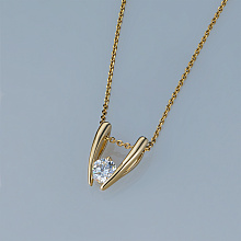 Подвеска из желтого золота с бриллиантом